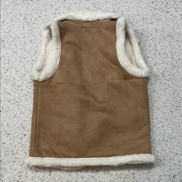 NWT Brown and Cream Faux Shearling Vest - Picture 3 of 4